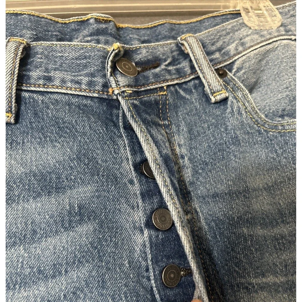 Levi's 501 Original Fit Men's Jeans Button Fly Sz 32 X 29